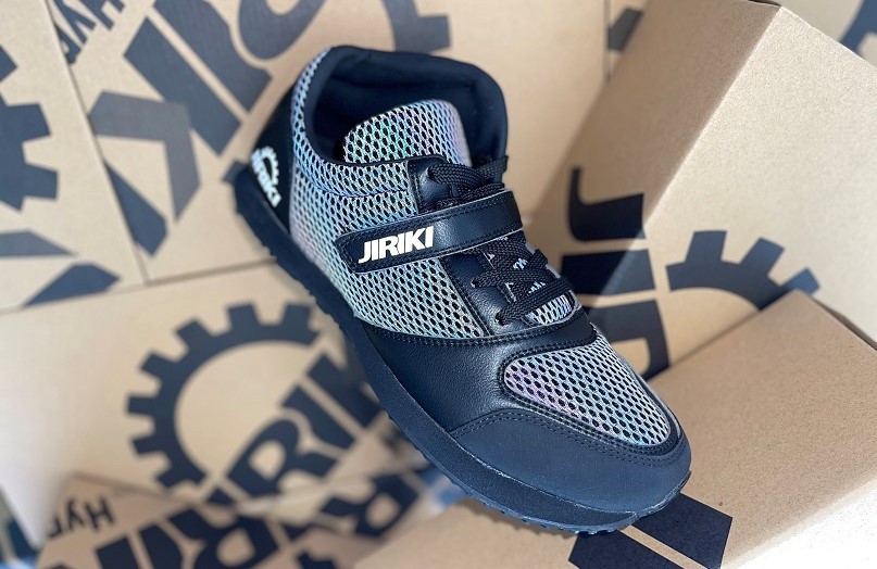 ハイパーvソール搭載の新ブランド Jiriki から自転車競技専用シューズ シューズポストオンライン シューズ専門の総合情報サイト