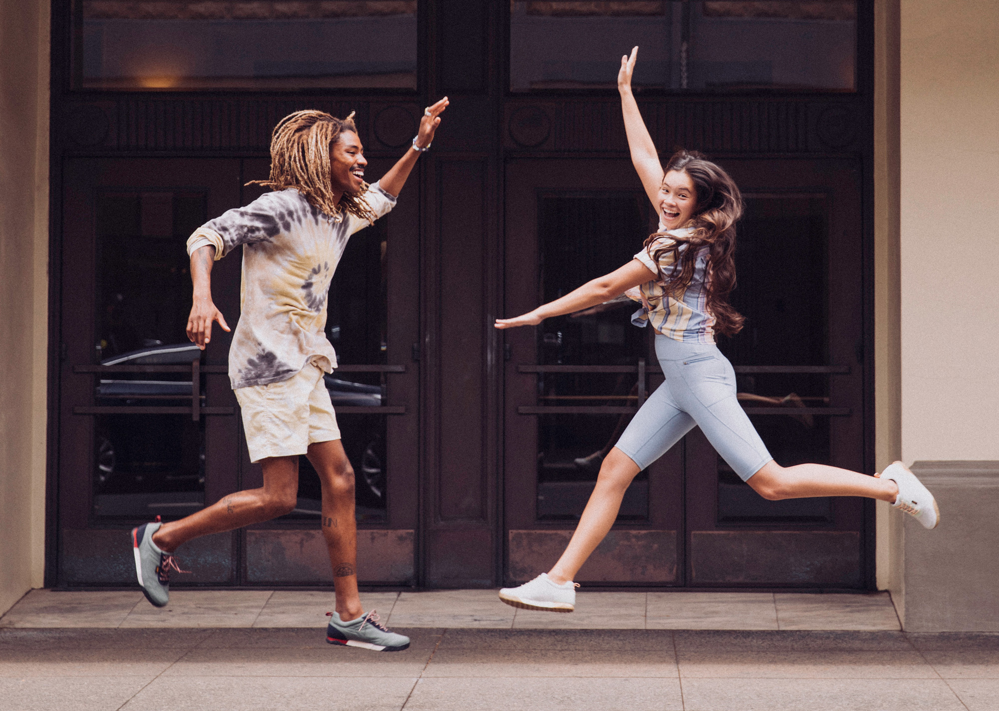 テバ から環境に配慮した再生素材を随所に使ったシューズ ワイルドランド が登場 シューズポストオンライン シューズ専門の総合情報サイト