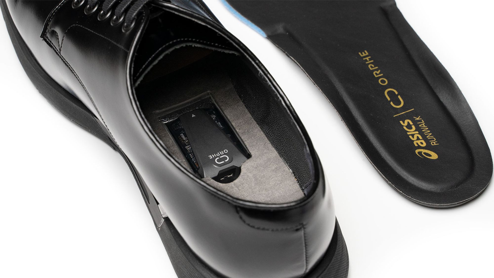 アシックスジャパン、ORPHEと共同開発したスマートシューズ「RUNWALK 