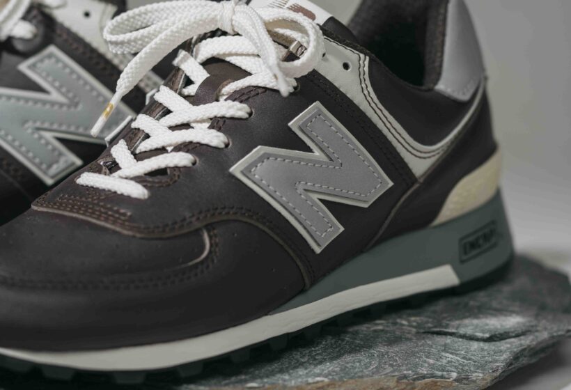 ニューバランス」ランニングシューズから昇る太陽と勝利をイメージした